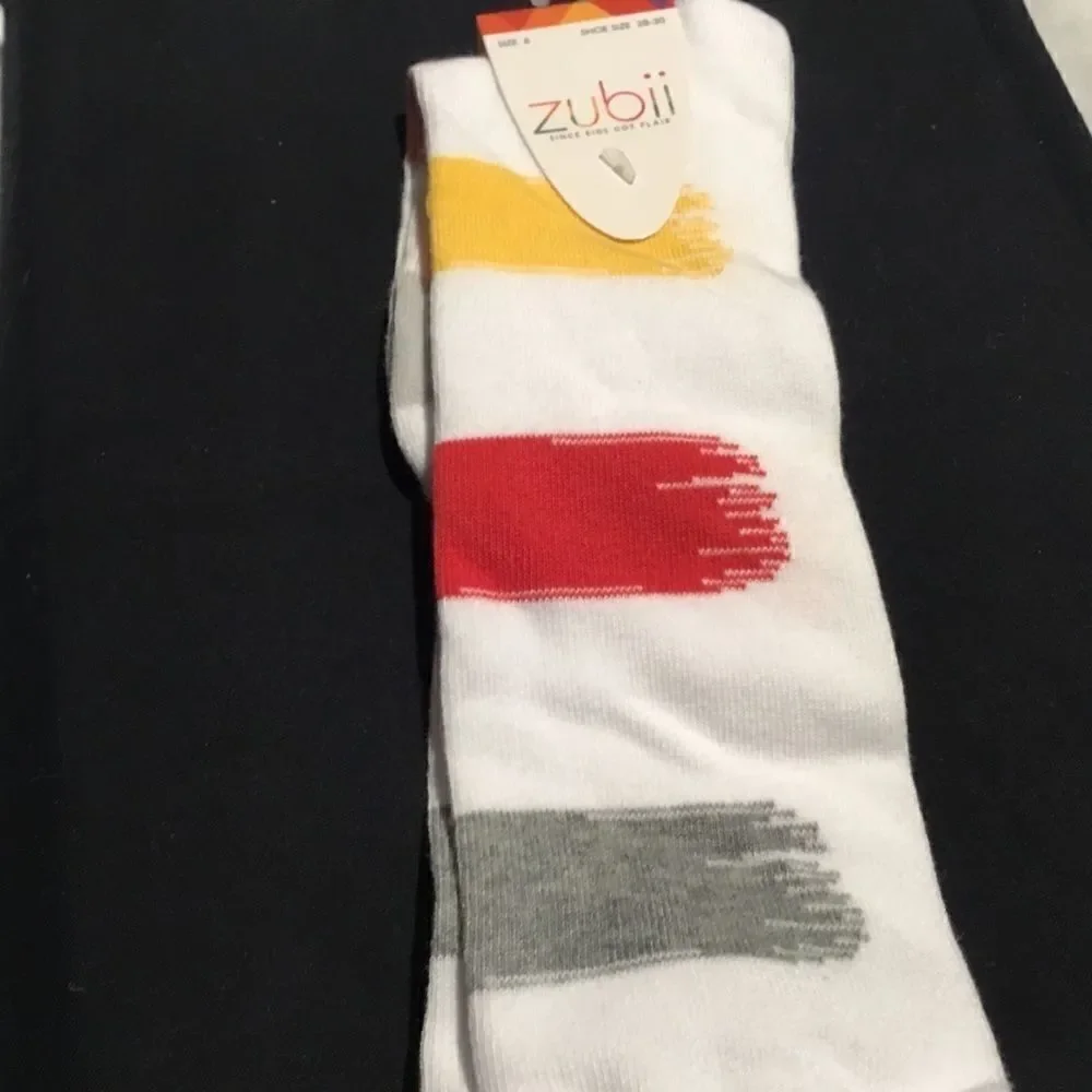 SALE. BUY 5/$10.  NWT. Girls Knee Socks Sz 6.